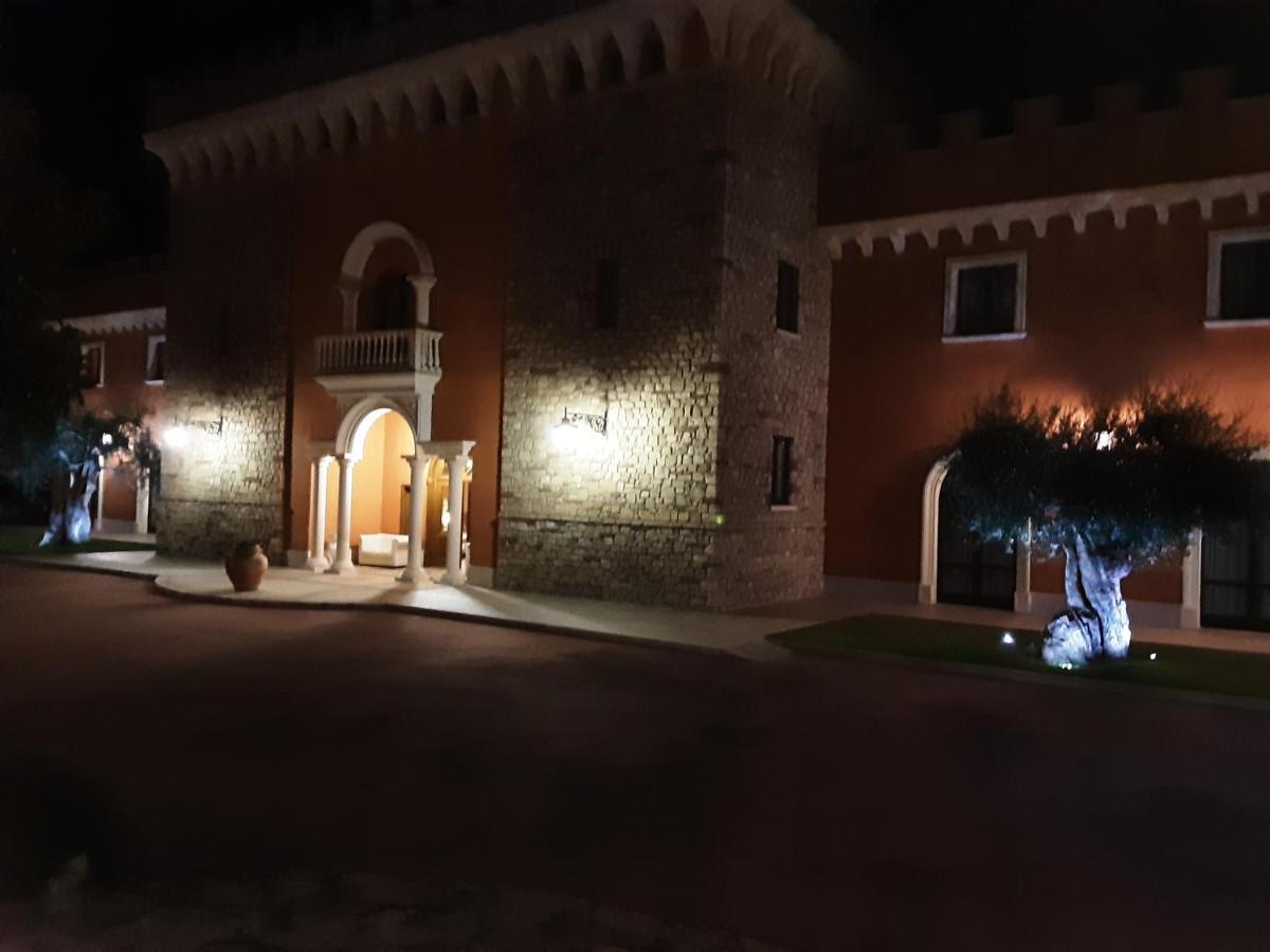 Hotel Castello Torre In Pietra Montefusco 外观 照片