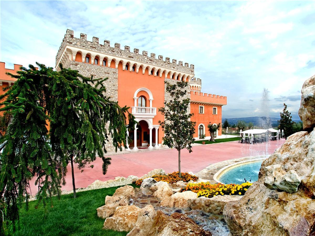 Hotel Castello Torre In Pietra Montefusco 外观 照片